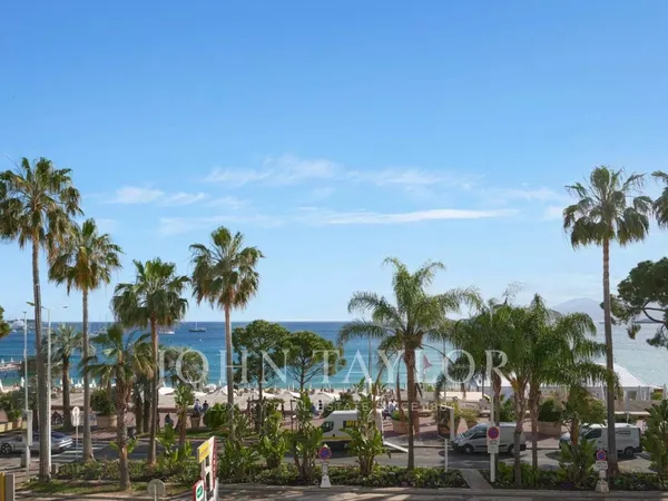 Croisette Magnifique appartement 196 m² en front de mer 