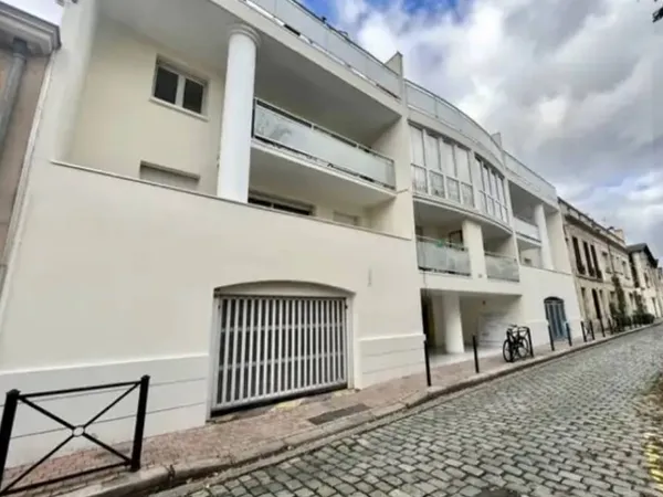 Emplacement de parking Sécurisé Jardin Public - Paul Doumer 