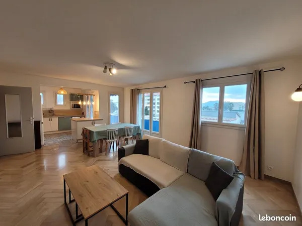 A LOUER - Appartement moderne, 3 pièces de 68m2 en dernier étage avec vue dégagée 