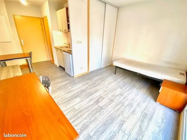 Studio 1 pièce 20 m² 