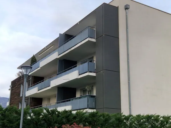 Bel appartement T2, grande terrasse à ECHIROLLES 