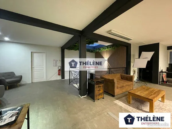 Bureau 300 m² 