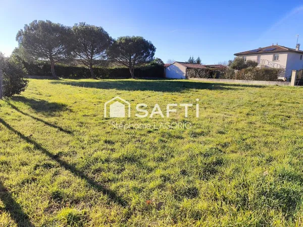 Terrain 928 m² 
