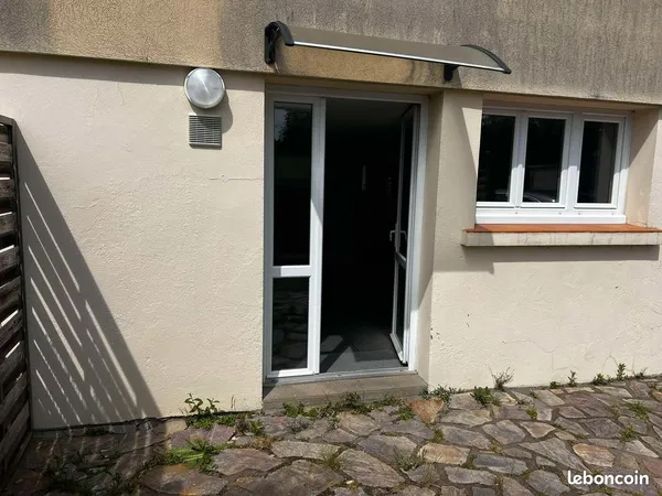 Tres beau locatif idealement situe 