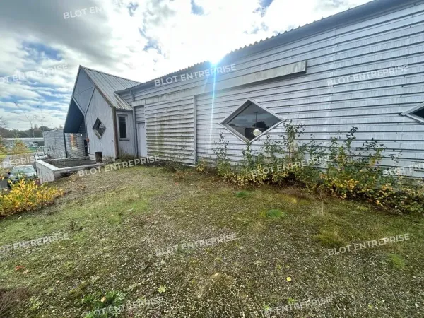 A LOUER - LOCAL D'ACTIVITES - SAINT-GILLES - 480 m² 
