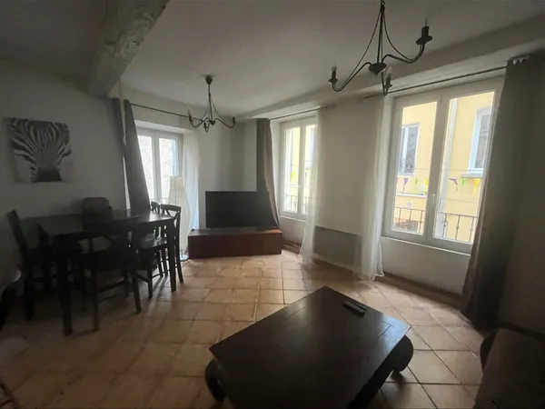 Studio 1 pièce 33 m² 