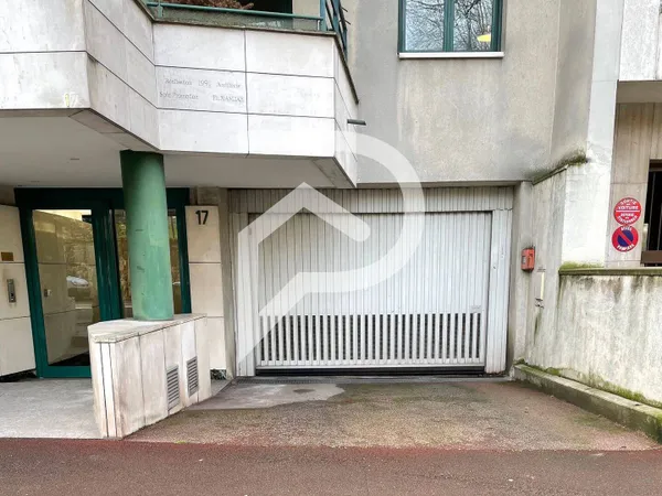 Parking 9 m² 