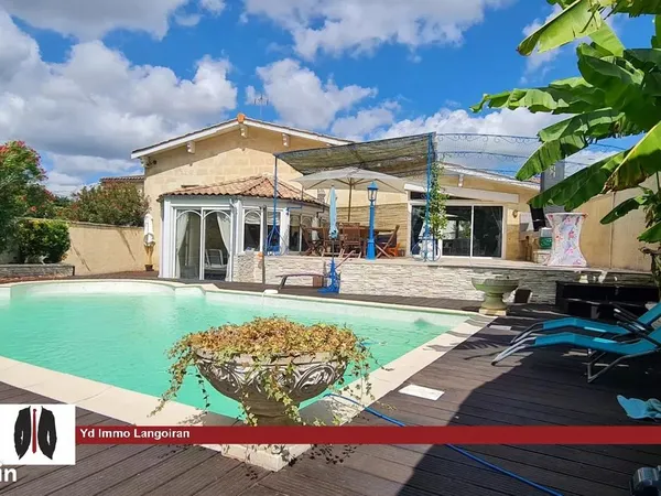 Maison 8 pièces 320 m² 