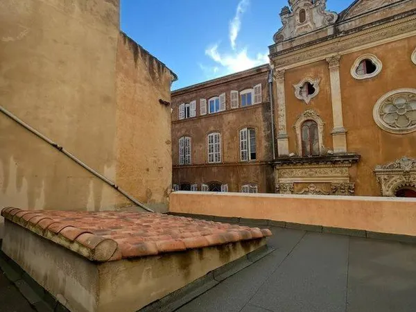 Appartement 3 pièces 77 m² 