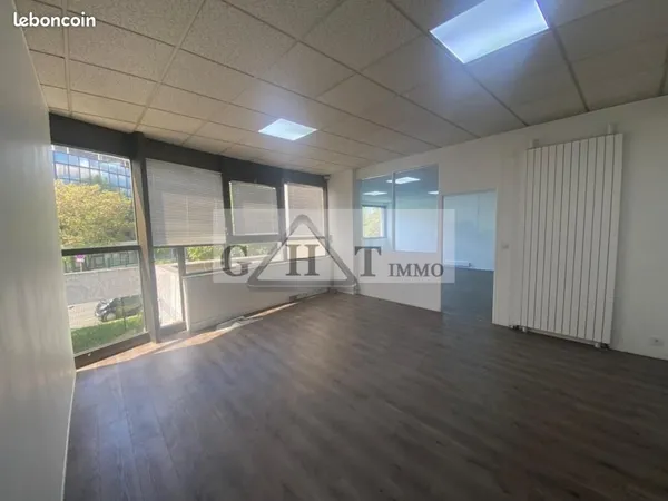 Bureaux 60 m² 