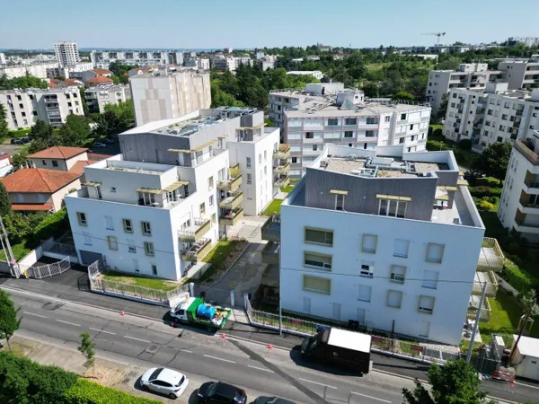 Parking - Garage Vente Saint-Priest   10000€