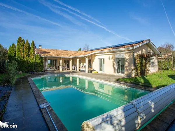 Propriété 5 pièces 162 m² 