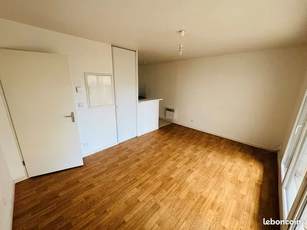 Studio 1 pièce 24 m² 