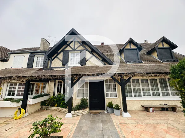 CORMONTREUIL - NOUVEAUTE - A VENDRE - Maison de type 6 avec extérieur et garage 