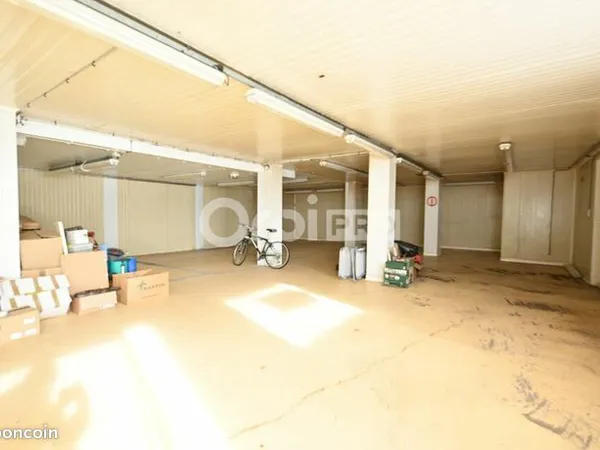 Local d'activité 320 m² 