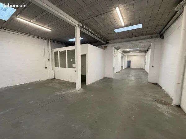 Local d'activité 355 m² 