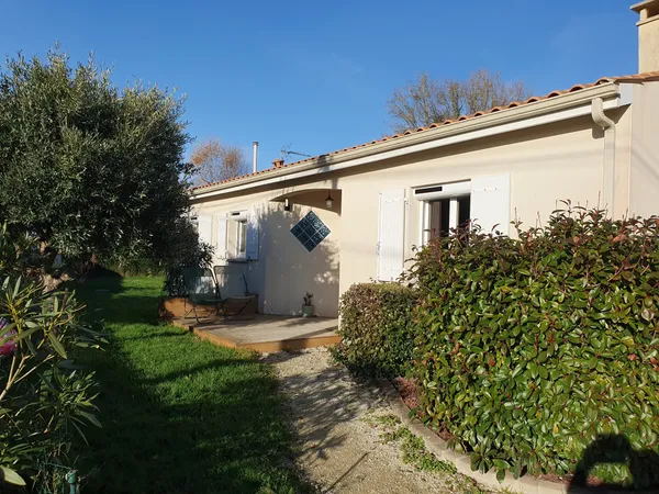Très agréable maison contemporaine proche de Saintes 