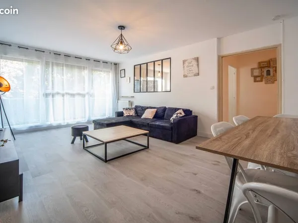 Charmant T3 meublé avec Balcon en résidence sécurisée 