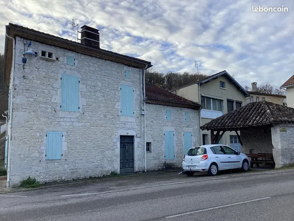 Maison de village en pierre 