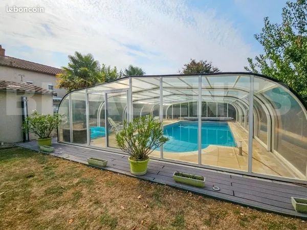 Propriété 11 pièces 320 m² 