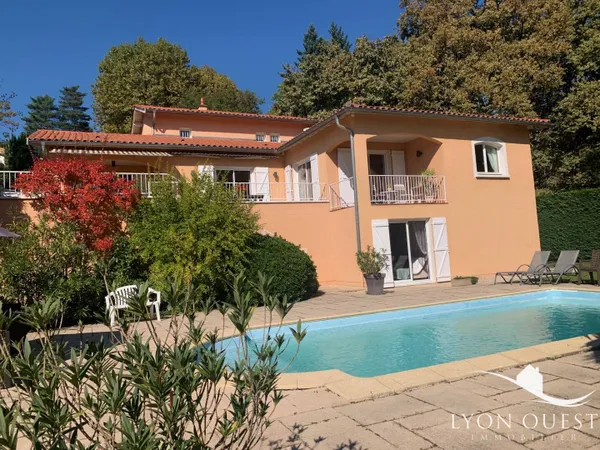 Maison 10 pièces 300 m² 