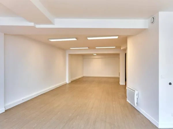 Boutique 2 pièces 124 m² 