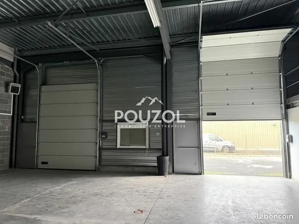 Local d'activité 330 m² 