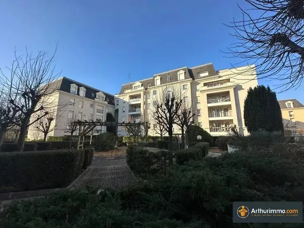 Studio 1 pièce 33 m² 