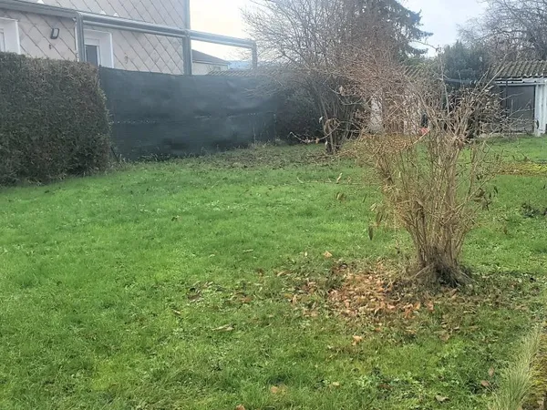 Terrain 305 m² 