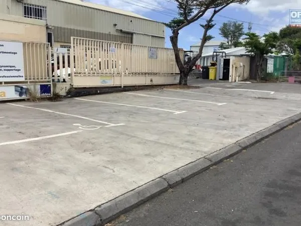 Local commercial 295 m² 