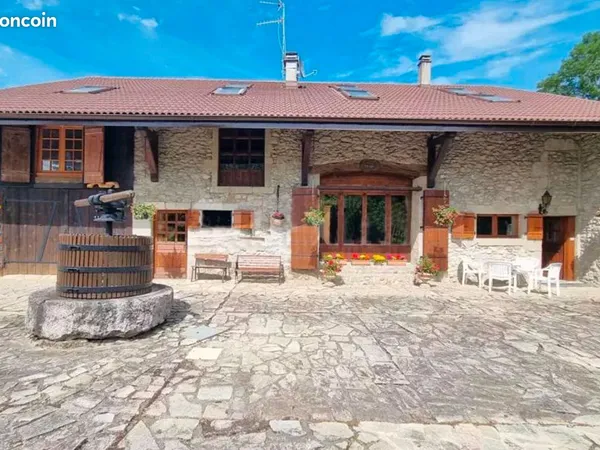 Propriété 8 pièces 320 m² 