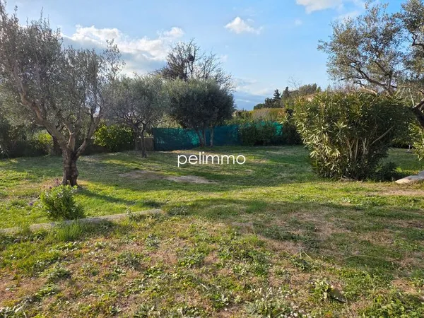 Terrain 513 m² LA FARE LES OLIVIERS 
