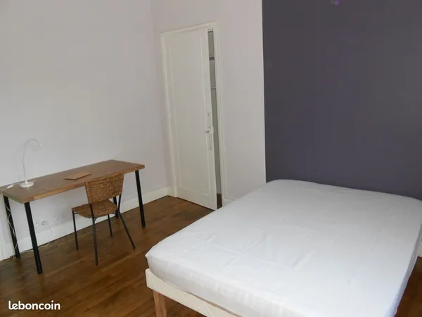 Belle chambre calme et lumineuse bien située 