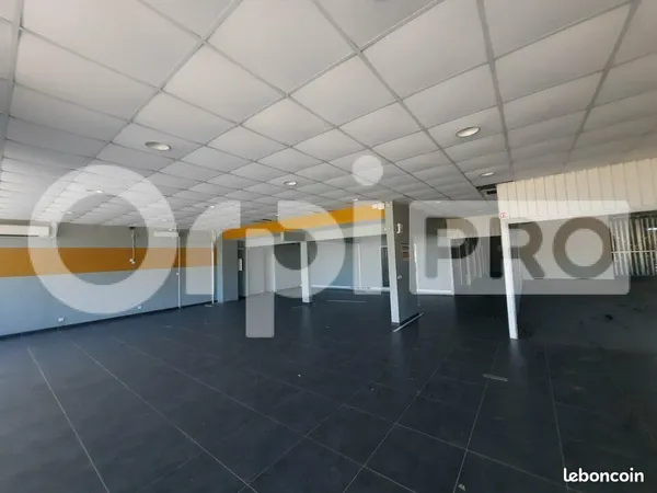 Local commercial 720 m² 