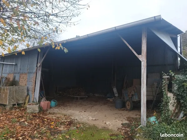 Terrain constructible avec Hangar 