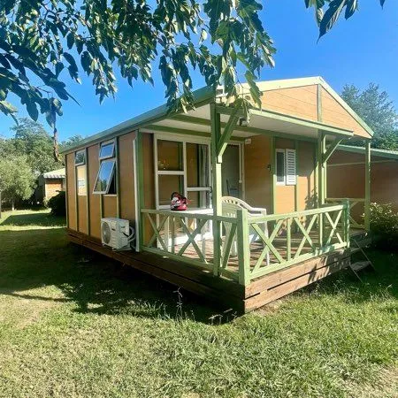 À louer à l'année Chalet T3 meublé 35 m2 300 m plage 🏖️ entre Folelli et Bastia ☀️ 