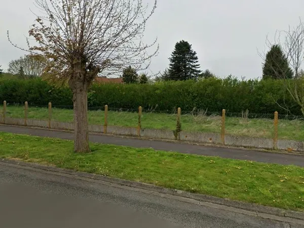 À VENDRE - Terrain constructible en centre-ville de Vimy 