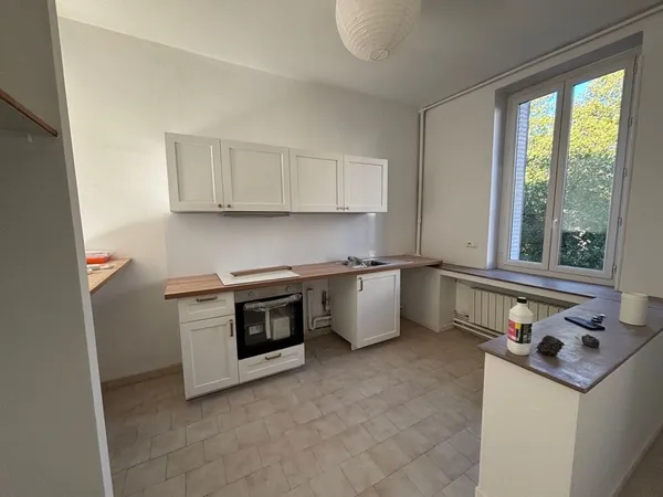 Maison Location Nîmes 3p  830€