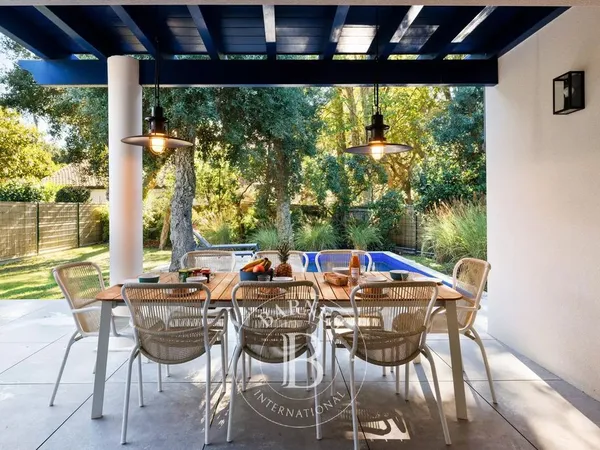 Villa 5 pièces 140 m² 