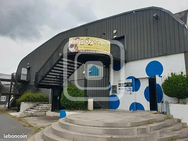 Local commercial 866 m² 