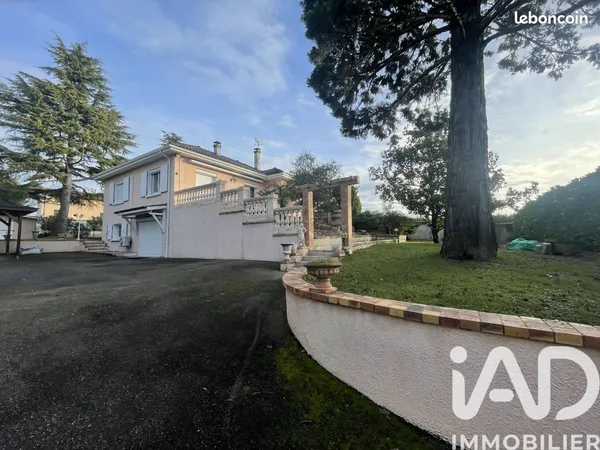 Maison 4 pièces 184 m² 