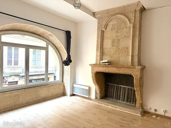 Studio 1 pièce 30 m² 