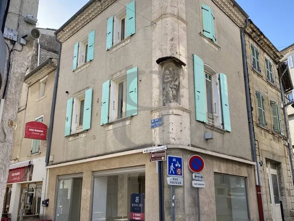 Immeuble 2 pièces 64 m² 