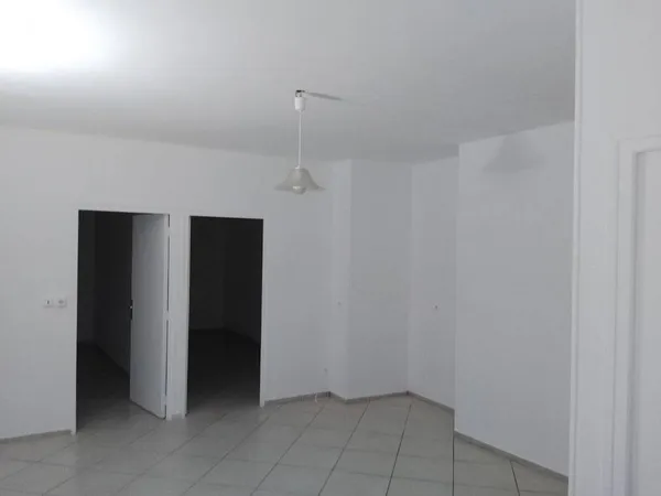 Loue T2 la Fere (02800) proximité centre ville, mais zone inondable 
