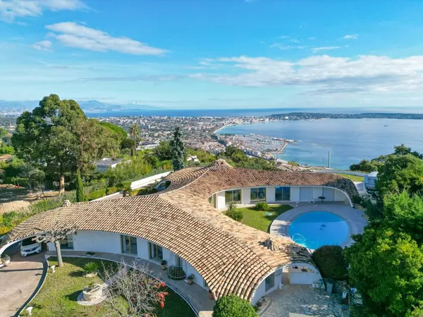 Villa 5 pièces 470 m² 