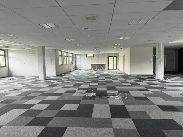 Bureau 2781 m² 