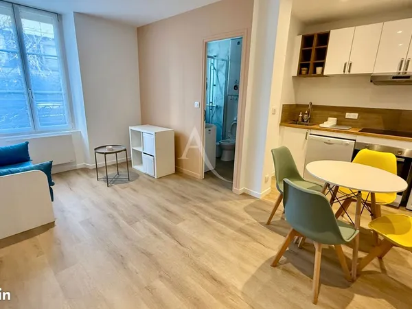 Studio 1 pièce 22 m² 