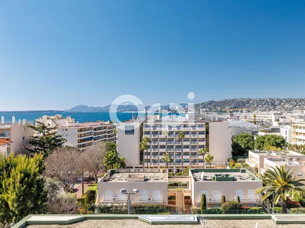 Appartement 5 pièces - Terrasse vue mer - Pinède Juan-les-Pins 