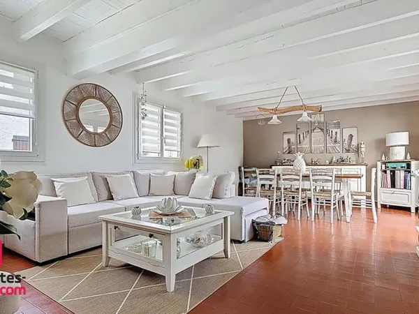 Maison de luxe 6 pièces 96 m² 
