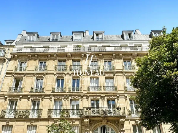 Studio 1 pièce 17 m² 